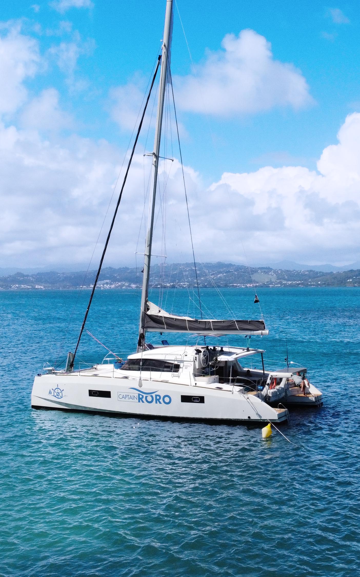 Logo sur catamaran Captain Roro